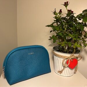 La Mer Blue leather Makeup Cosmetic bag / Toiletries case